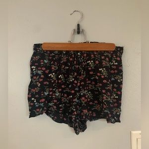 American Eagle floral flowy shorts